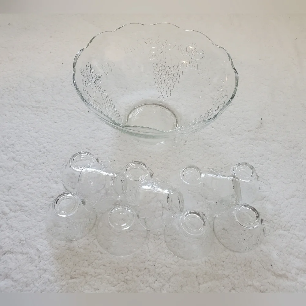 VINTAGE ANCHOR HOCKING GRAPE VINE 12 PC PUNCH BOWL_CUPS‎ BEVERAGE SERVICE SET.